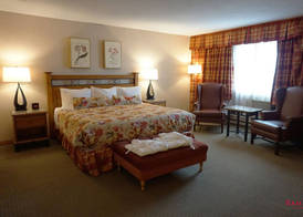 Ramada by Wyndham Kelowna Hotel & Conference Center- Pool, Hot Tub, and Restaurant 5