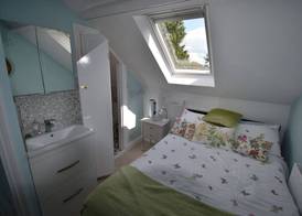 Immaculate 4-bed Apartment in Bournemouth & spa 5