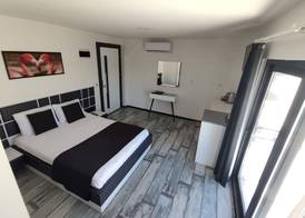 WB Weekend Otel 4