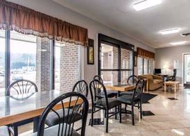 Econo Lodge Madison, AL 4