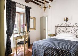 Hotel La Cisterna 4