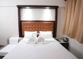 Valentines Retreat - Near Candolim Beach 5