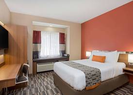 Microtel Inn & Suites by Wyndham Walterboro 4