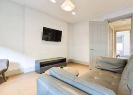 Soho Luxury 1 Bedroom Apartment 5