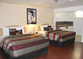 El Trovatore Motel 3