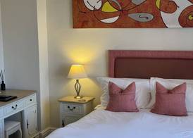 The Old Fourpenny Shop Hotel 5