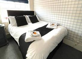The Crown And Cushion 5