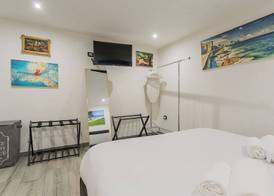 Little Havana Apartment by Wonderful Italy 3