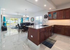 The Grandview Condos on Seven Mile Beach 4