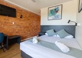 The Club Hotel 5