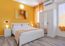 Iris Rooms 3