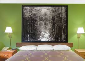 Super 8 by Wyndham Radford VA 4