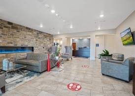 Cobblestone Hotel & Suites - Austin 3