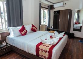 Kusum Airport Hotel 5