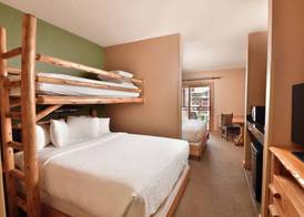 Wilderness at the Smokies – River Lodge Suites 4