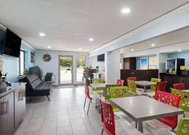 Days Inn by Wyndham Miami 3