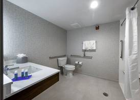 Holiday Inn Express & Suites STAUNTON by IHG 5