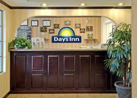 Days Inn & Suites by Wyndham Fort Valley 2