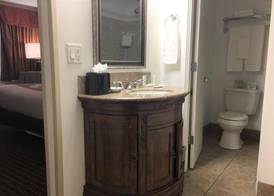 Quality Inn & Suites Airport 3
