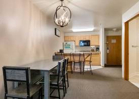 Timber Ridge Lodge and Waterpark 5