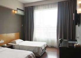 LA Hotel 3