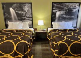 Super 8 by Wyndham Lincoln 4