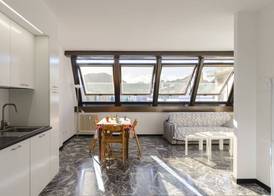 JOIVY Spacious Apt for 6, Near Train Station and Beach 2