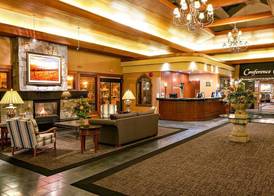 Ramada by Wyndham Kelowna Hotel & Conference Center- Pool, Hot Tub, and Restaurant 2