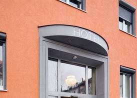 TIPTOP Hotel Burgschmiet Garni 2