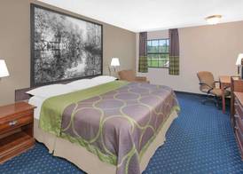 Super 8 by Wyndham Lowell/Bentonville/Rogers Area 4