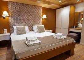 Hotel Queen 4