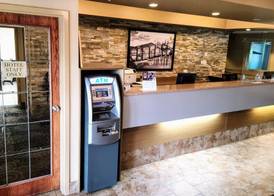 Super 8 by Wyndham Fort Saskatchewan 3