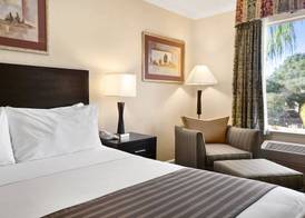 Days Inn by Wyndham Concord 4