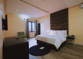 Maple Hotel 3