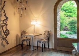 1711 Luxury Guest House 4
