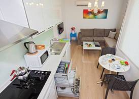 The Room Hotel & Apartments 3