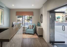 Wave Street Inn 2