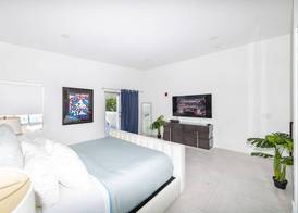 Apartments at 100 Collins 4