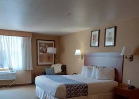 Wingate by Wyndham Mount Vernon 4