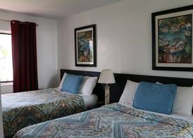 Breakaway Inn Guest House 5