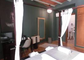 Les Monges Palace Boutique 3