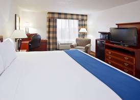 Holiday Inn Express & Suites ALLIANCE by IHG 4