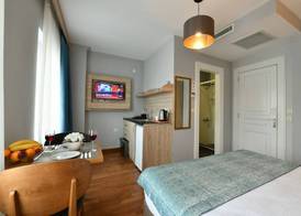 Andi Hotel 5