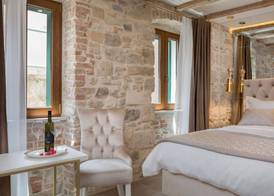 Le Premier Luxury Rooms 5