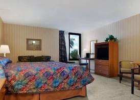 Ramada by Wyndham Watertown Thousand 4
