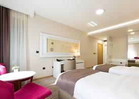 Hotel TESLA - Smart Stay Garni 5
