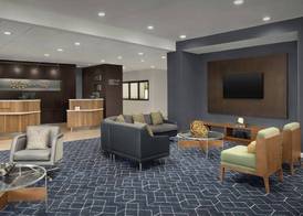 Courtyard by Marriott Bloomington 3