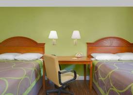 Super-8-Gainesville-I-75-Hospital-University-Area 4