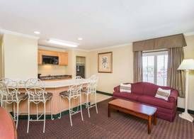 Days Inn by Wyndham Destin 3