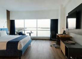 Wyndham Guayaquil Puerto Santa Ana 5